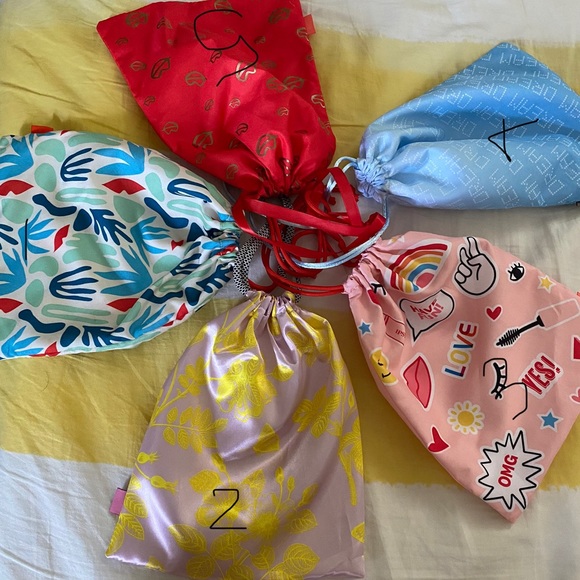 Ipsy makeup bags👛 - Picture 2 of 5